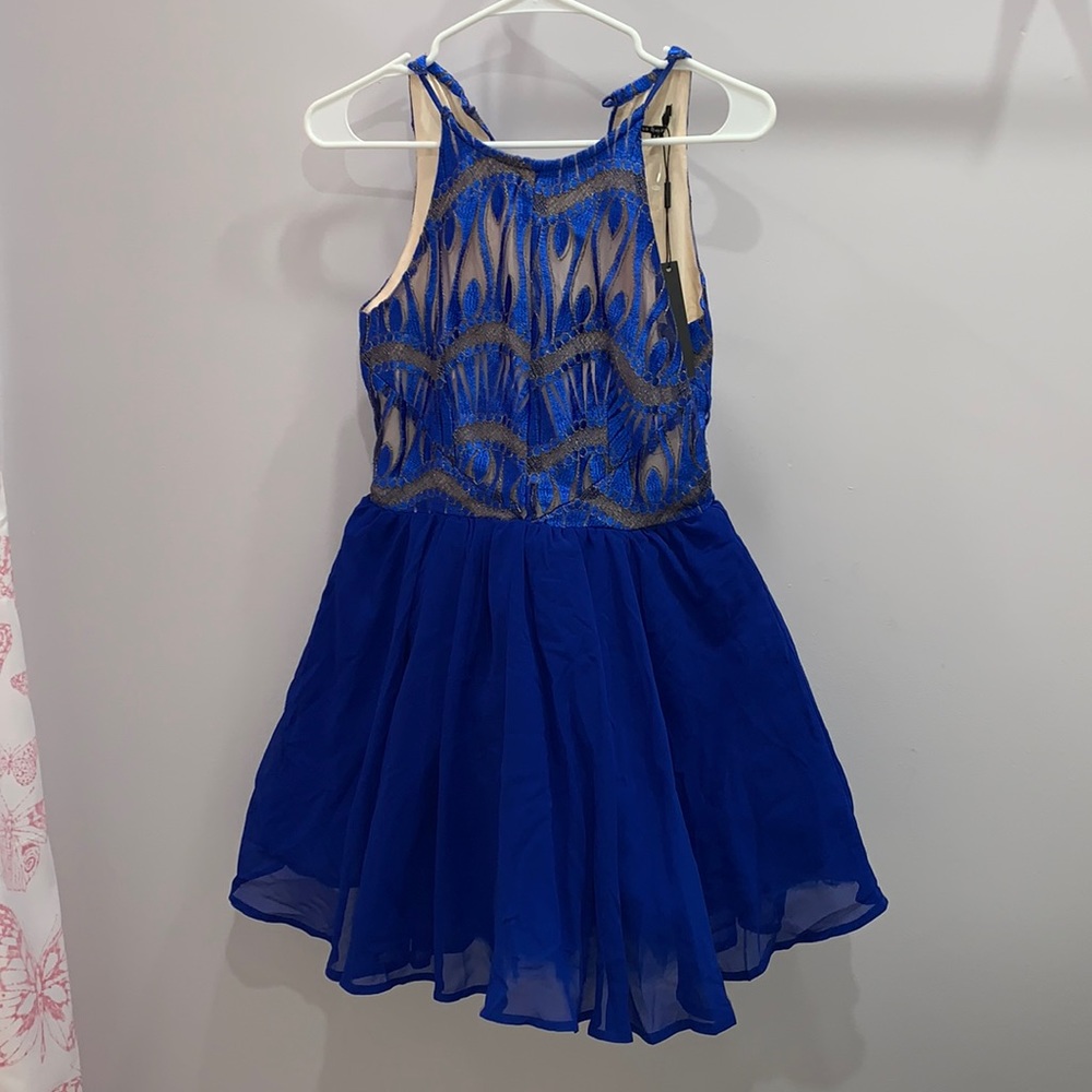 blue dress